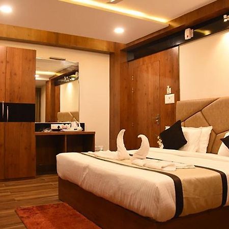 Hotel Royal City Siliguri Bagian luar foto