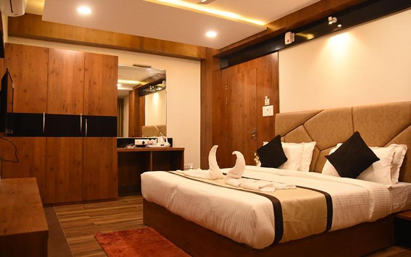 Hotel Royal City Siliguri Bagian luar foto