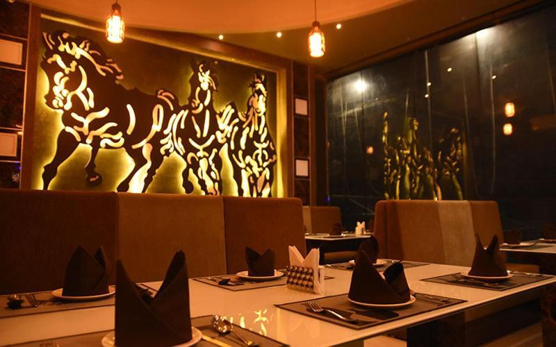 Hotel Royal City Siliguri Bagian luar foto