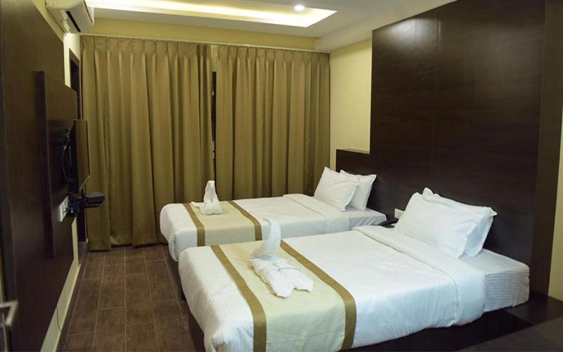 Hotel Royal City Siliguri Bagian luar foto