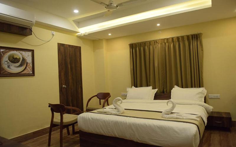 Hotel Royal City Siliguri Bagian luar foto