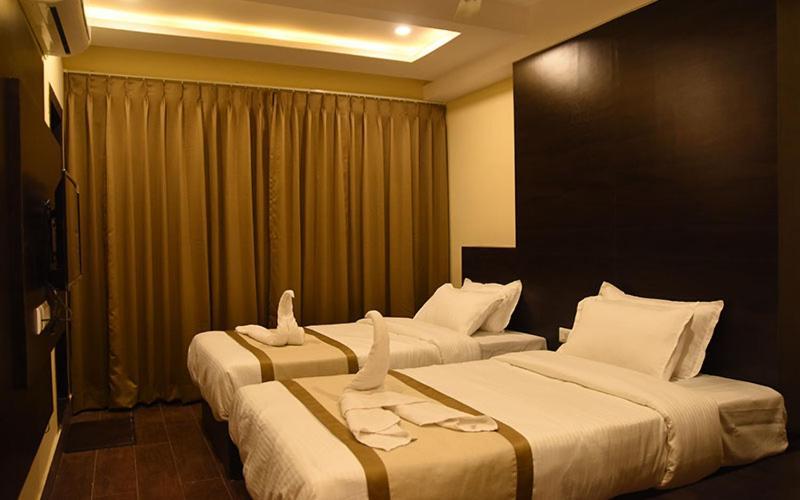 Hotel Royal City Siliguri Bagian luar foto