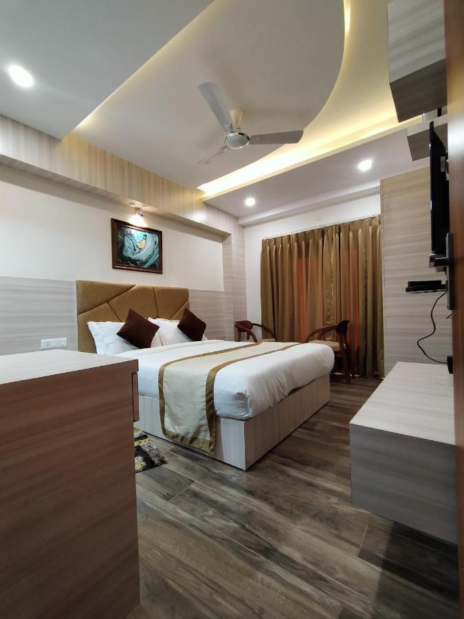Hotel Royal City Siliguri Bagian luar foto