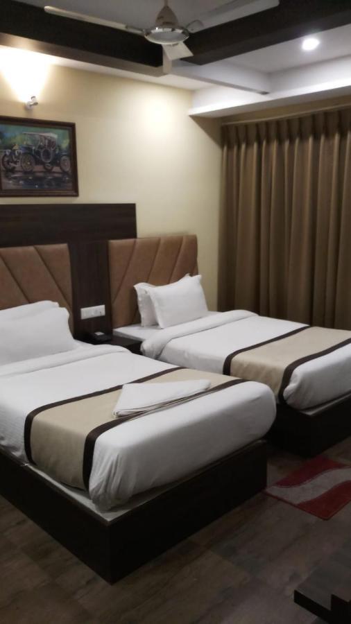 Hotel Royal City Siliguri Bagian luar foto