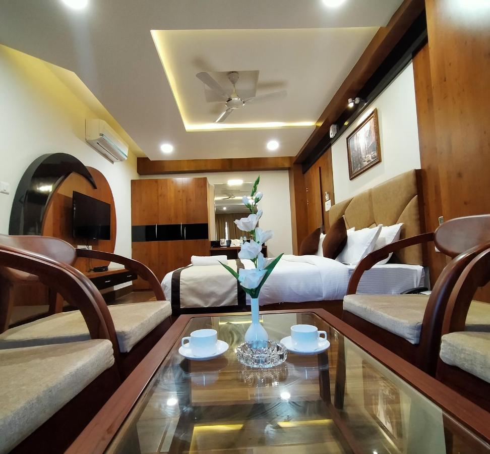 Hotel Royal City Siliguri Bagian luar foto