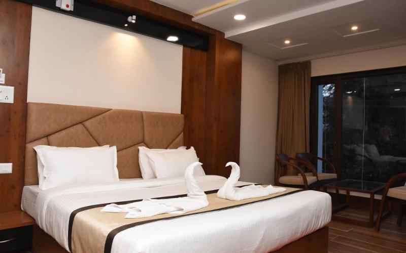 Hotel Royal City Siliguri Bagian luar foto