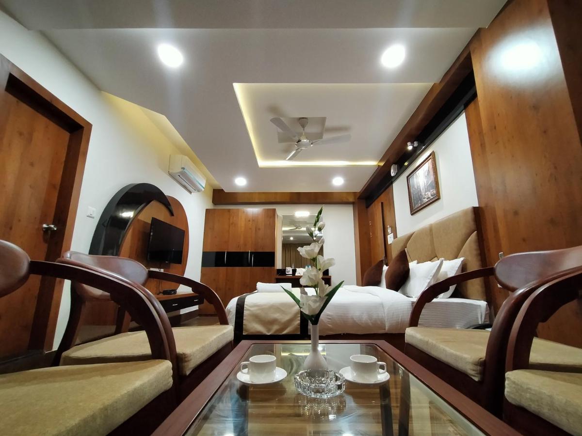 Hotel Royal City Siliguri Bagian luar foto