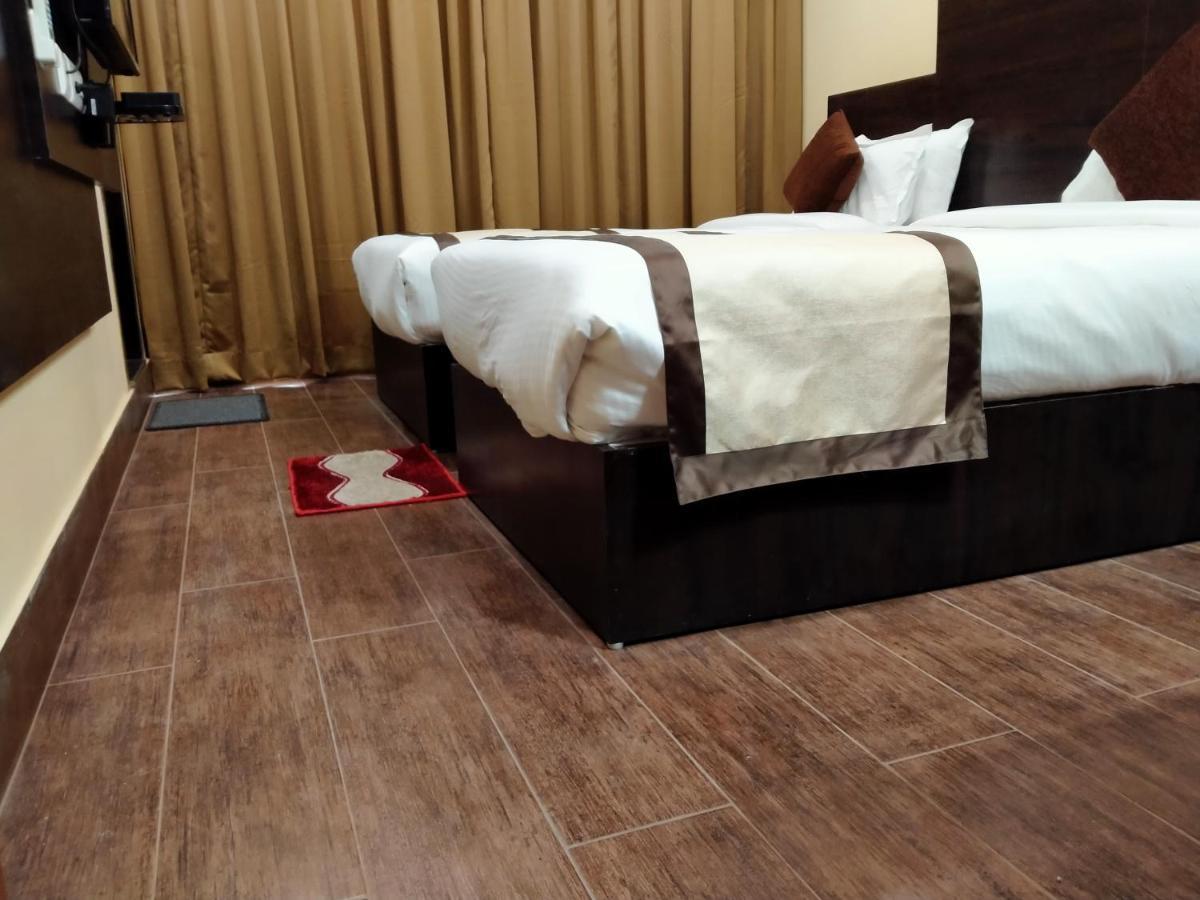 Hotel Royal City Siliguri Bagian luar foto